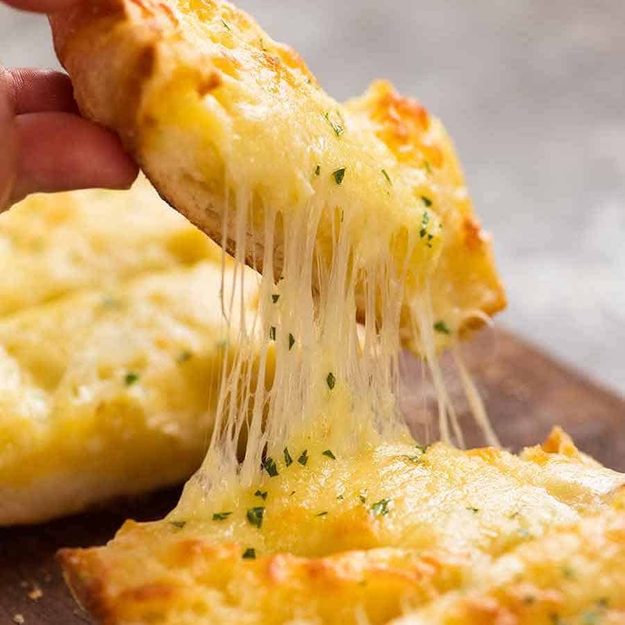 Quick Cheesy Garlic Bread: Oven & Air Fryer Ready in 30 Min